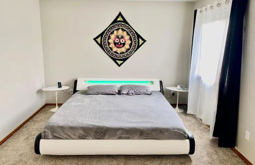 Artsy Home close to USAFA with Fireplace and Patio - Foto 24