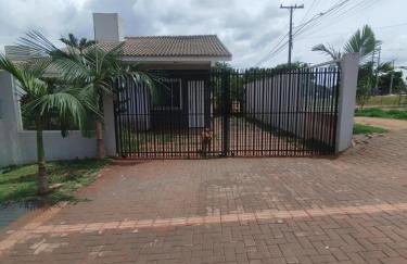 House with easy access to Show Rural - close to BR - Foto 1