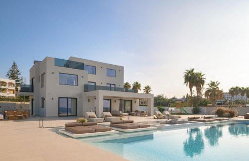 Asea Villa, Spectacular right-on-the-beach Retreat, By ThinkVilla - Foto 3