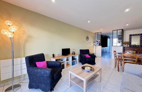 Le Bignon - Wifi, TV, 4 personnes, 1 min à pied du tram - Foto 10