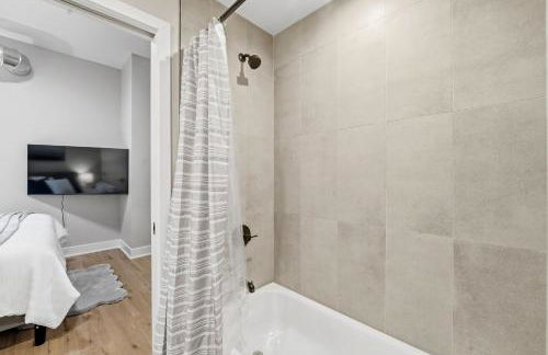 Comfy Condo - Gym Free Parking & Modern Amenities - Foto 36