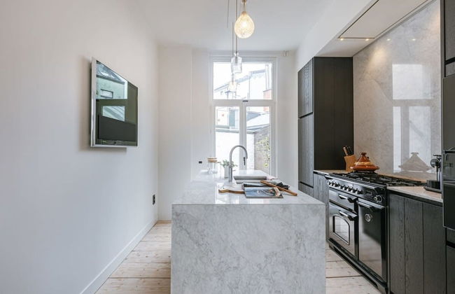 Charming House in the City of Antwerp With Parking - Foto 52