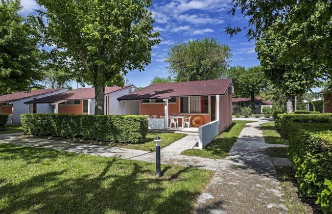 Bungalow in Caorle With Garden Furniture - Foto 15