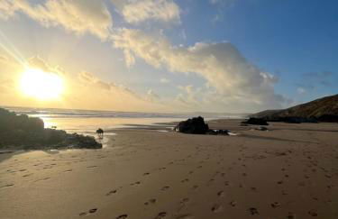 Sunset sea view chalet with hot tub - Photo 23