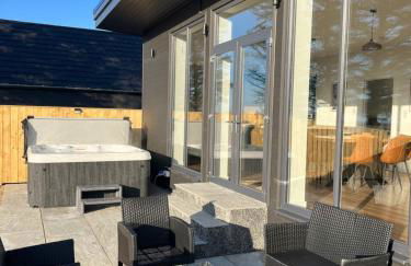 Thrumster Lodges - 3 Luxurious Self Catering Lodges on the NC500, 2 with Hot Tubs - Photo 22