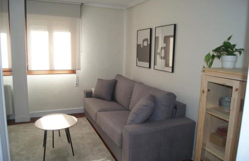 Nuevo, luminoso, reformado, cerca del Casco Viejo - Foto 2