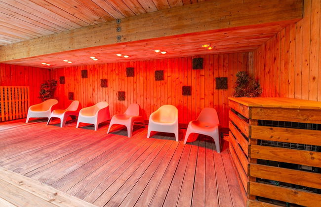 Former Hotel with Swimming Pool, Hot Tub, Sauna for Family Groups - Foto 19