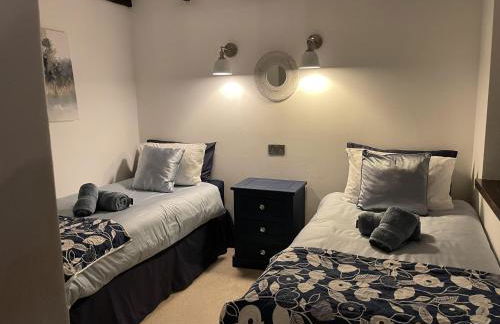 Stunning 4 Bed Pet Friendly Cottage with Hot Tub - Foto 27