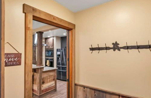 3BD with Hot Tub Two Minutes from King Beach - Foto 8