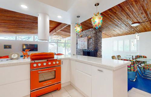 Lounge Poolside Scottsdale Gem with Game Room! - Foto 11