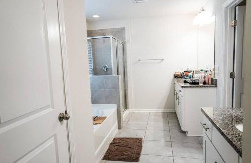 The Grand 5BR Retreat --15 mins to Greenville - Foto 7