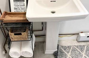 Catskills Quaint Cottage with Peloton Minutes from Hiking - Foto 12