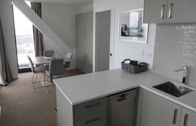 Ramada Suites By Wyndham Victoria Street West - Photo 40