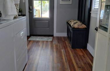 The Bluebird Guesthouse *walk to downtown* - Photo 43