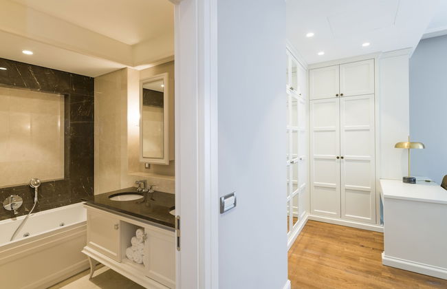 Ist flats Serviced Apartments - EMAAR SQ - Photo 16