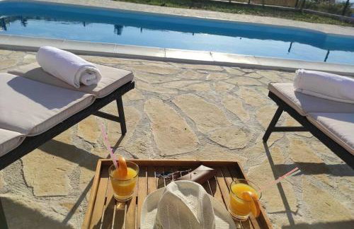 Kuća za odmor M&J s grijanim bazenom - Photo 53