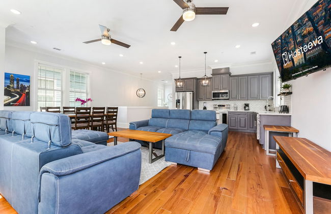 Modern 4 BR Condo with Balcony & Pool - Near FQ - Foto 24
