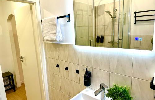 Dschungel Apartment, Netflix, Sonos, nahe Messe Düsseldorf, Helios Klinik, Innenstadt - Foto 5