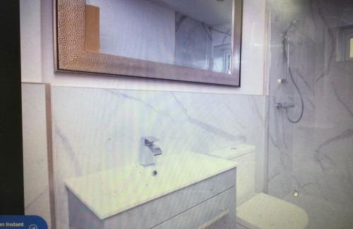 Luxuriously appointed 3 bedroom cottage off road parking for 3 vehicles dogs welcome by prior arrangement only 3 church cottages Alfrick close to Malvern and Worcester and Shelsley Walsh in a lovely village close to M5 Dogs welcome - Photo 17