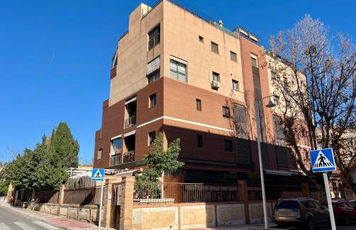 Urban Retreat with Views & Terrace - Foto 34