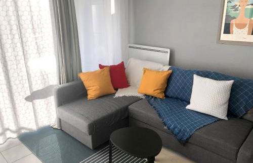 Studio au calme avec piscine, face golf, parking gratuit, tout à pied à 10mn centre ville - Foto 9