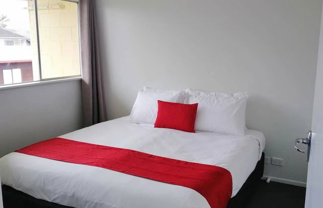 Stanley Apartments - Photo 6