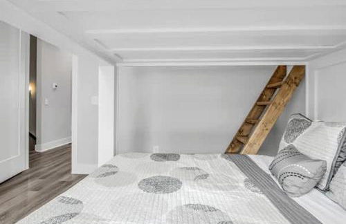 Nash Getaway - Private Rooftop Patio - Sleeps 12 - Foto 15