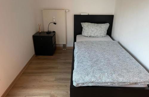Ferienwohnung mit 2 Zimmer, Küche, Bad, in Saarbrücken - Photo 2