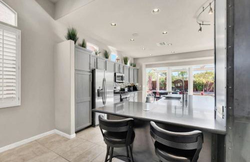 Lux 3BR Oasis Near Strip with Heated Pool and Jacuzzi - Photo 13