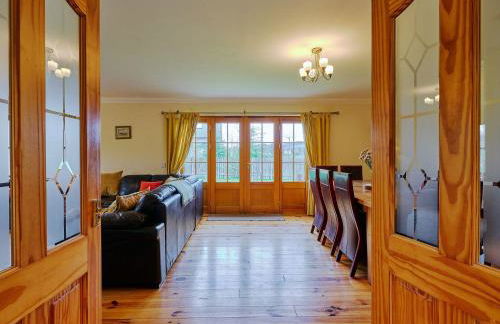 Holly House - Photo 5