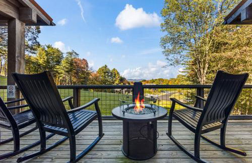 Sip on Deck and Enjoy Views! Mtn Lodge in Glenville - Foto 2