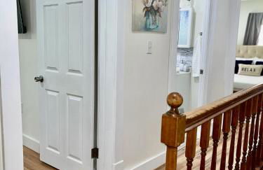 Spacious 4BR home w 2BA, a workspace & king bed! - Foto 53