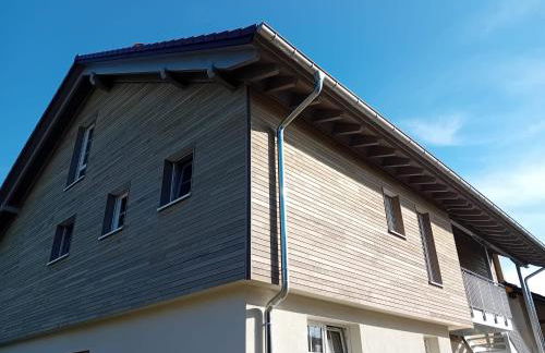 FeWo1 neuwertige, große 110qm FeWo über zwei Etagen mit Balkon im Außenbereich - Foto 2