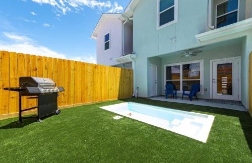 Beautiful New 3 Bedroom Townhouse w/ Private Pool - Foto 2