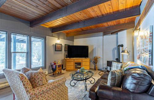 Hilltop Hideaway - Photo 22