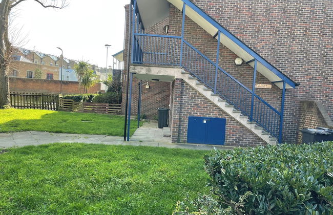 London Apartment - Sleeps 3-city Escape- Balcony - Foto 23