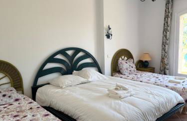 Vu Golf Saint Tropez Stunning Sea View Villa - Foto 24