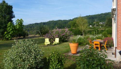 Modern holiday home in Crux-La-Ville with terrace - Foto 1