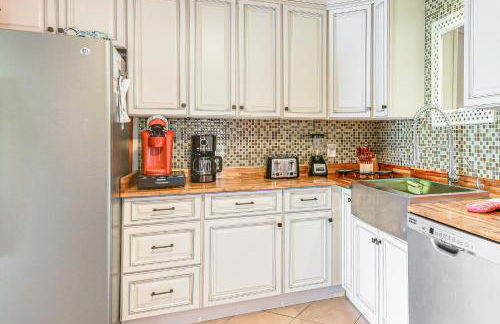 Less Than half Mi to Beach Access and Pier OBX Getaway - Foto 6