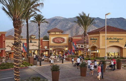 Stylish Gated TH + private heated pool + hot tub - Foto 49