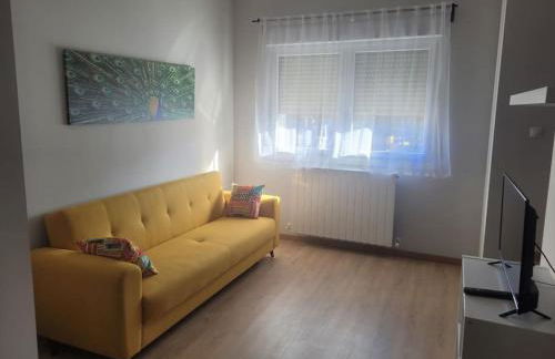 Apartamento kuko con wifi al lado metro - Foto 2