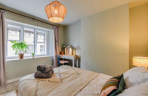 Cheerful 3 bed Grade II Central Cottage - Foto 20