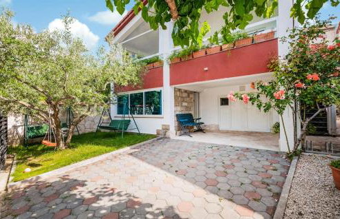 2 Bedroom Stunning Home In Desne - Foto 8