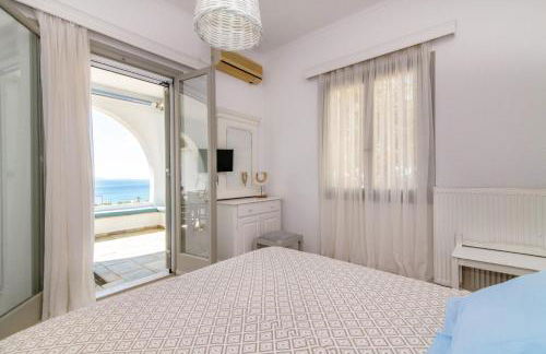 Villa with View of Agios Ioannis and Pool with Jacuzzi - Foto 13