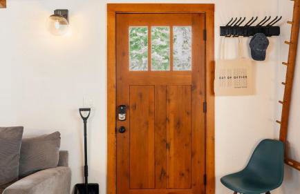 Minutes to Skiing & Lake Hot Tub, Fire Pit, Deck Indigo Owl by Avantstay - Foto 12