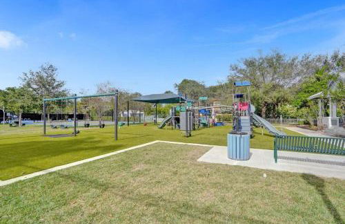 Tropical Oasis 2BR w Pool - Foto 34