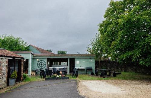 The Farmhouse with two hot tubs - Foto 76