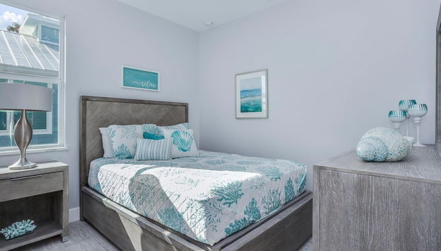 Two, Yes, Two Brand New Homes, Side By Side, Creating The Palace To Fit The Entire Crew. 8 Bedroom Home by RedAwning - Foto 3, Habitación