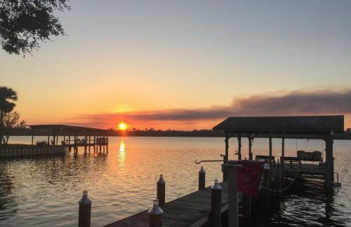 Picturesque Retreat on St Johns River and Docks - Foto 27