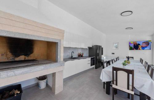 MY DALMATIA - Sport and Spa villa Neoric with private heated pool and tennis court - Foto 14